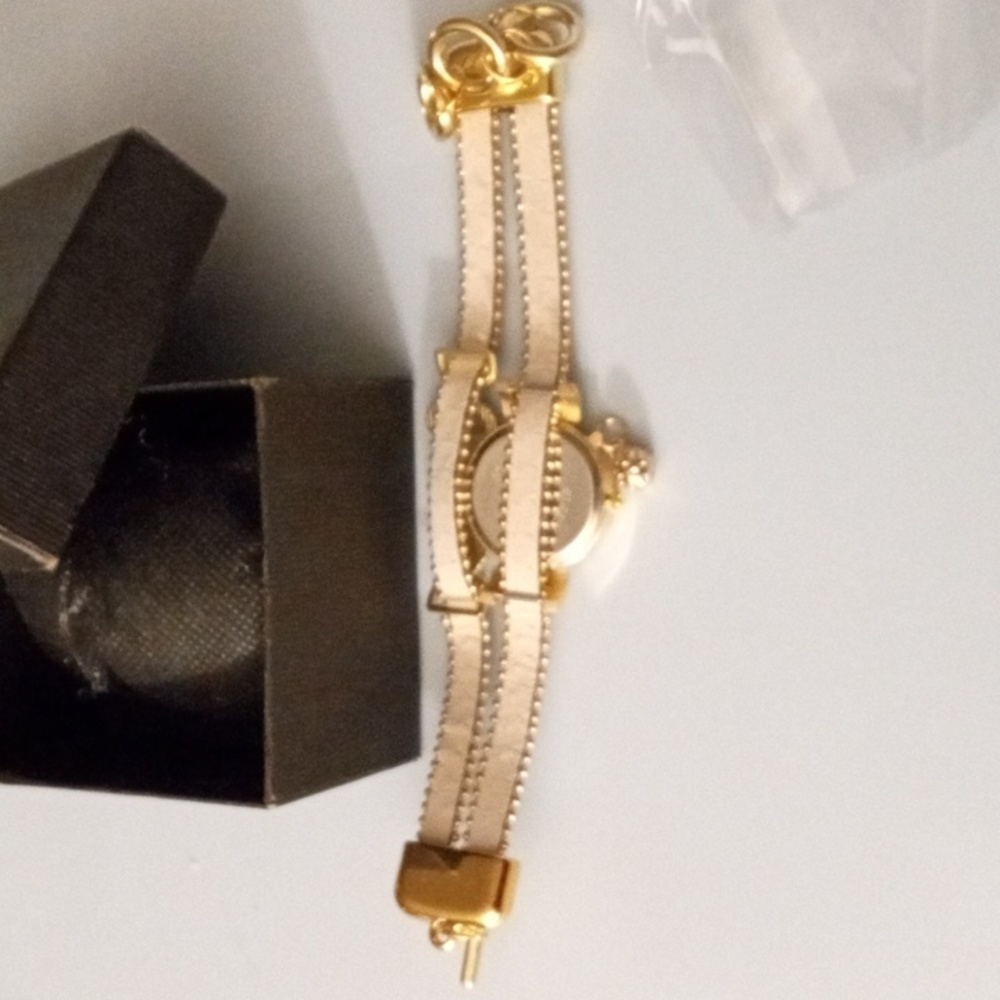 Watch plus bracelet set - Picture 4 of 7